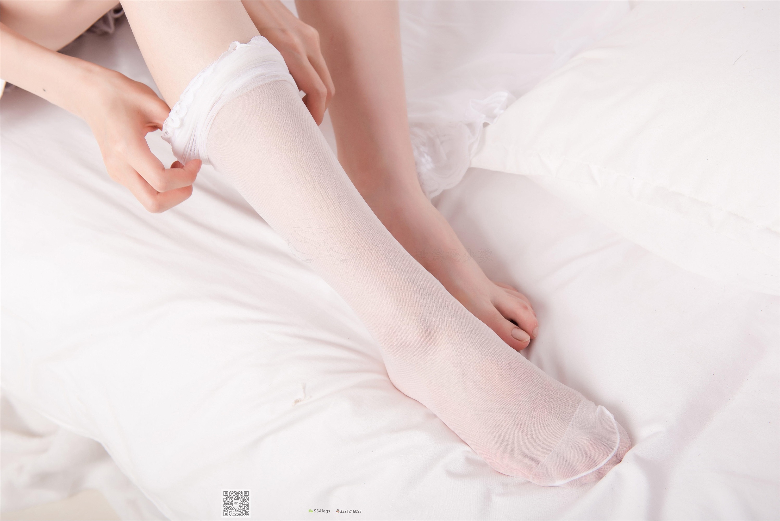 SSA丝社 NO.025 琪琪 甜美风女仆白色长筒丝袜